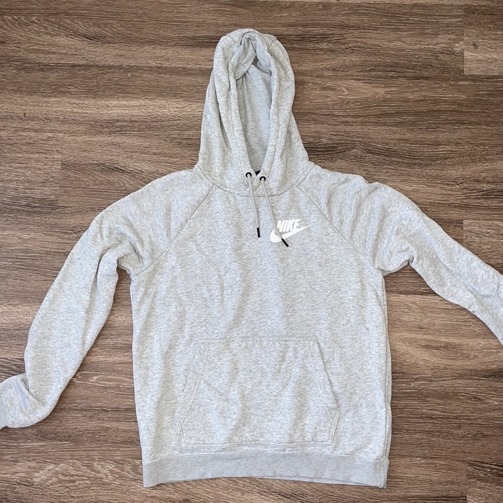Grey Nike women’s sweatshirt